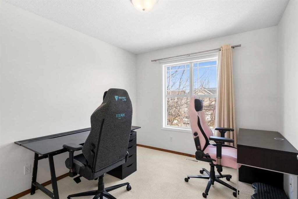 77 Cougarstone Circle Sw, Calgary, AB