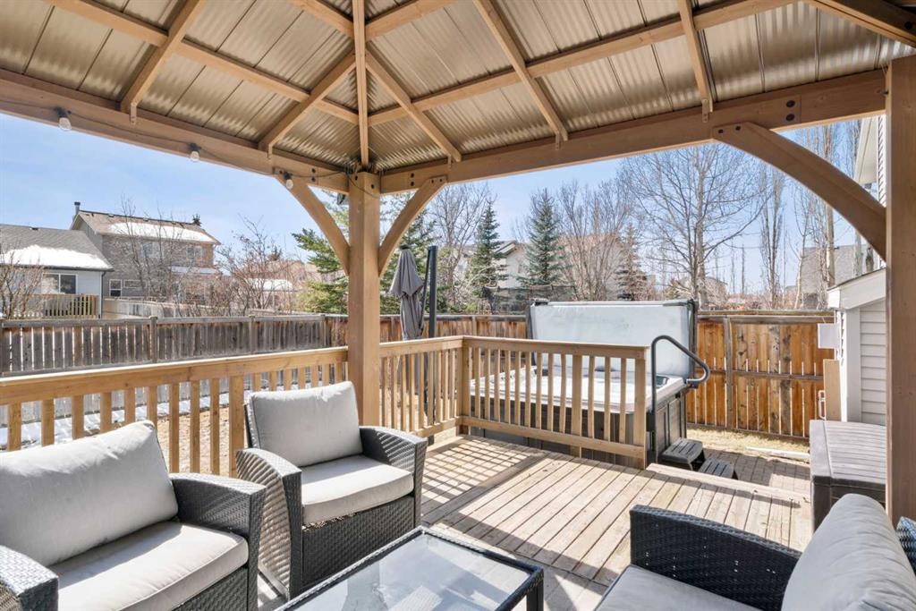 77 Cougarstone Circle Sw, Calgary, AB