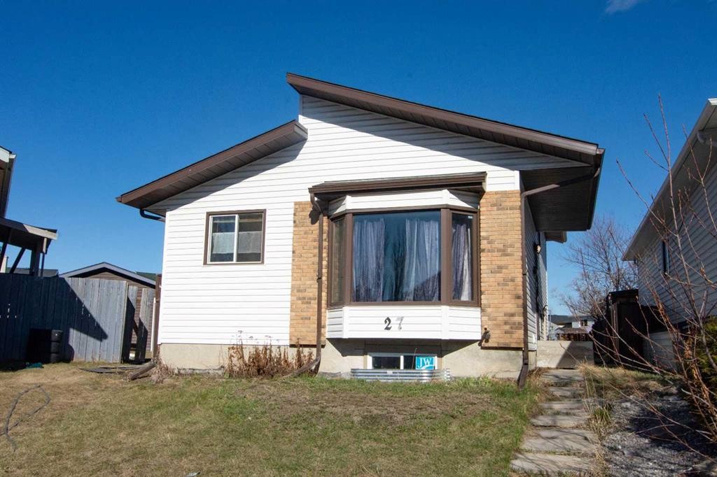 27 Taraglen Court Ne, Calgary, AB - Outdoor With Exterior