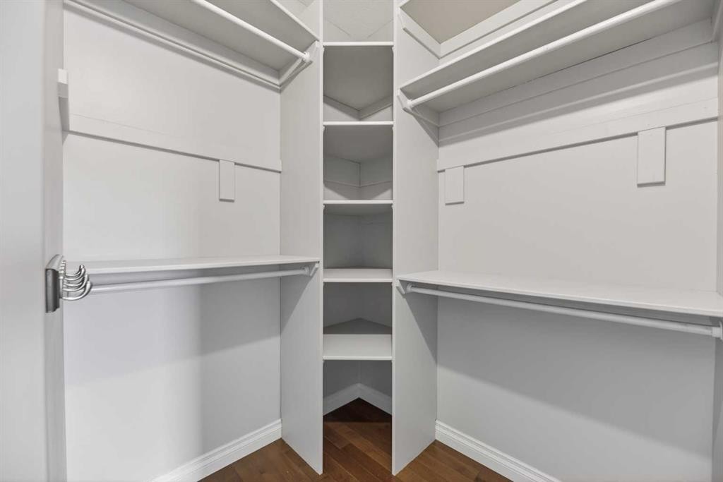 5 Vera Close, Olds, AB - Indoor With Storage