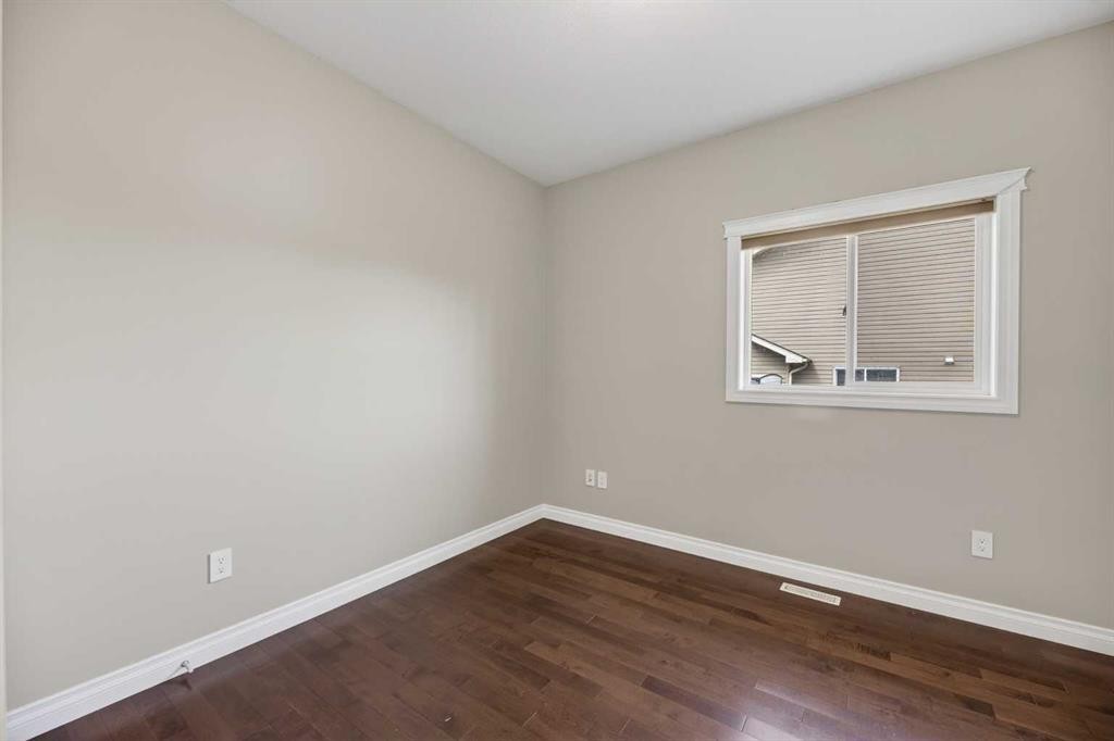 5 Vera Close, Olds, AB - Indoor Photo Showing Other Room