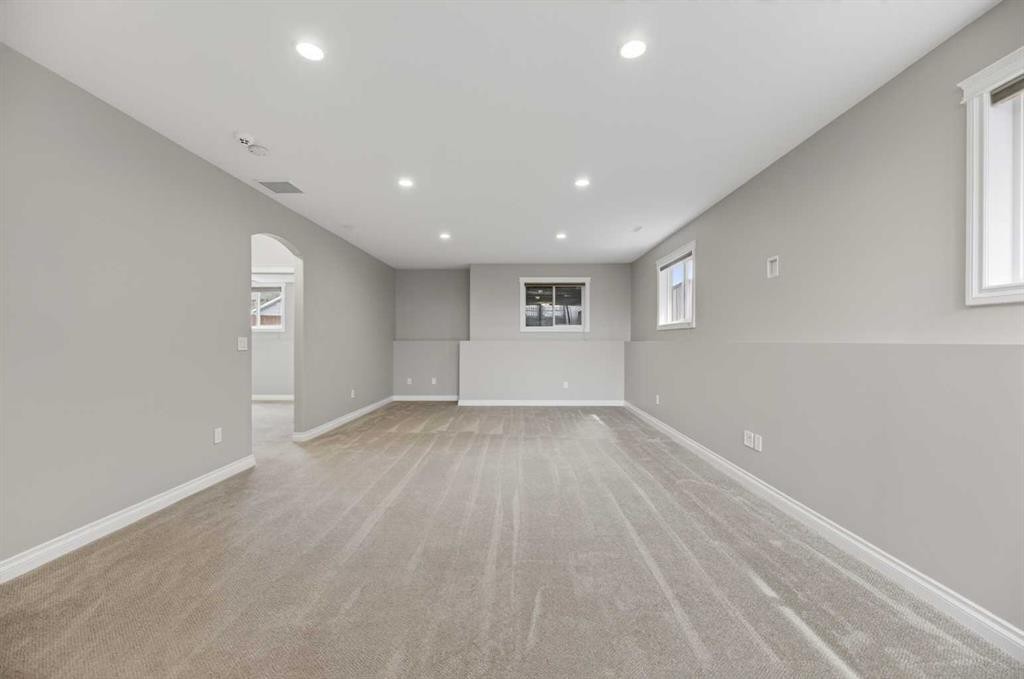 5 Vera Close, Olds, AB - Indoor Photo Showing Other Room