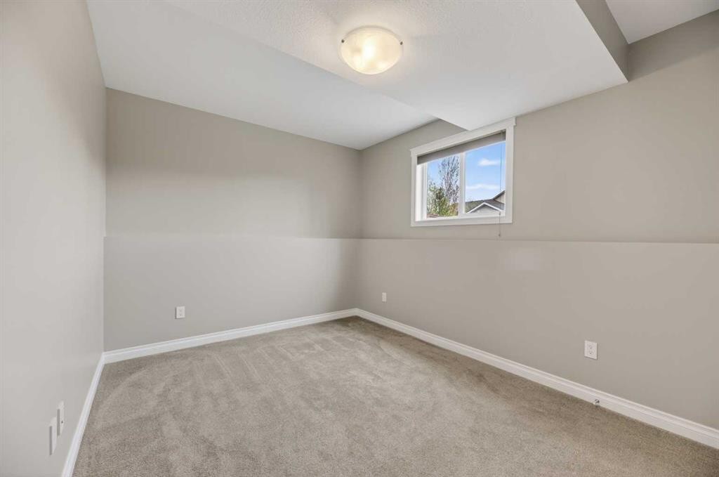 5 Vera Close, Olds, AB - Indoor Photo Showing Other Room