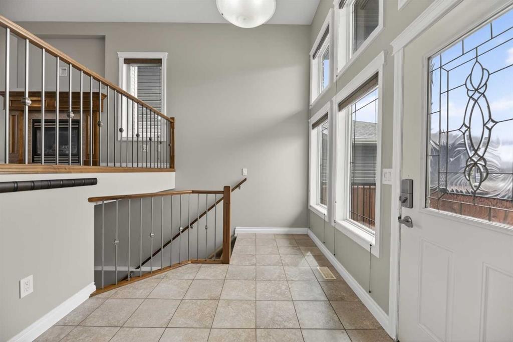 5 Vera Close, Olds, AB - Indoor Photo Showing Other Room