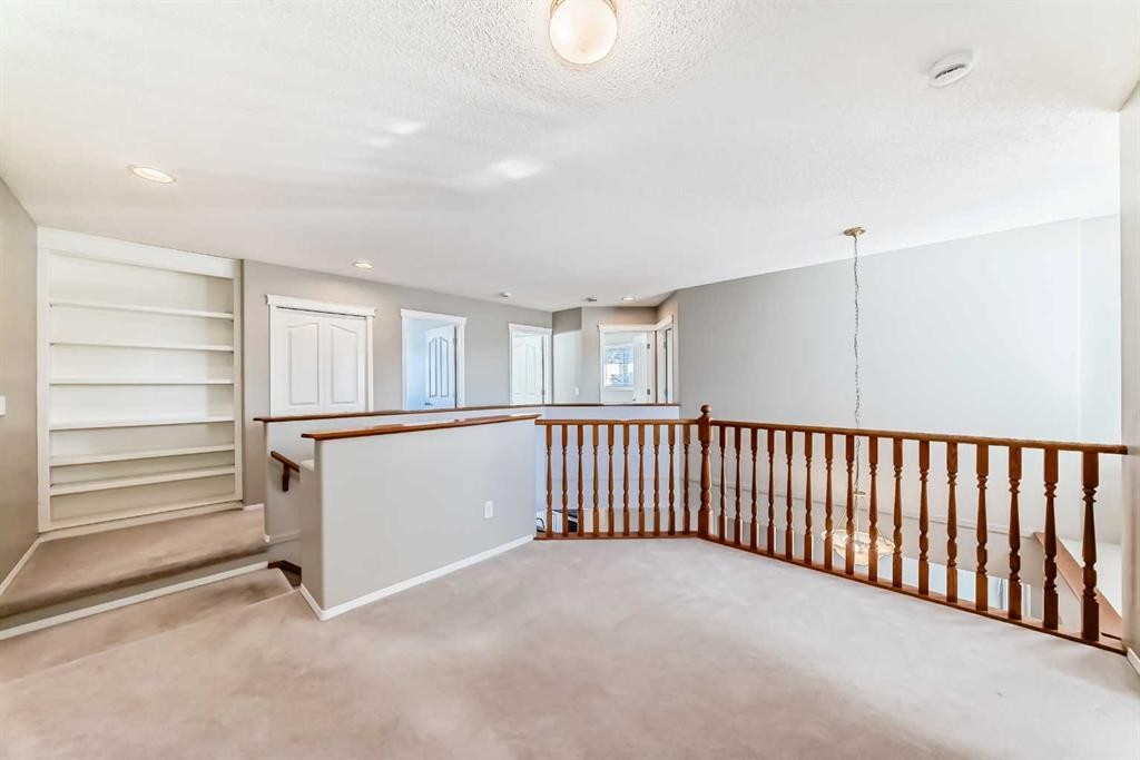 141 Somerglen Way Sw, Calgary, AB - Indoor Photo Showing Other Room