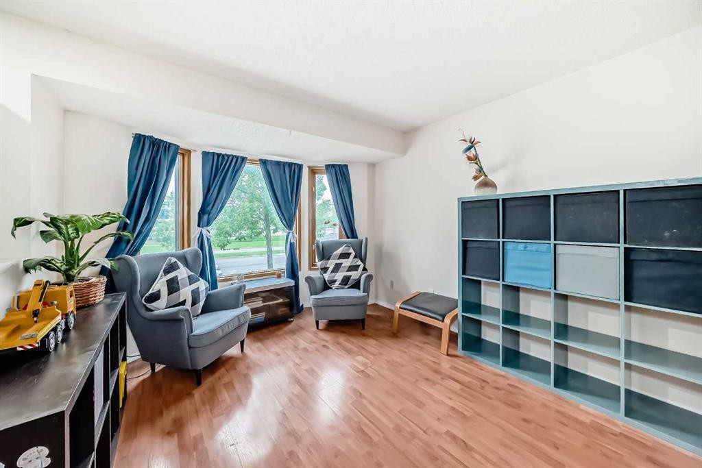 110 Edgeburn Crescent Nw, Calgary, AB - Indoor