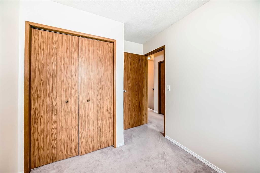 110 Edgeburn Crescent Nw, Calgary, AB - Indoor