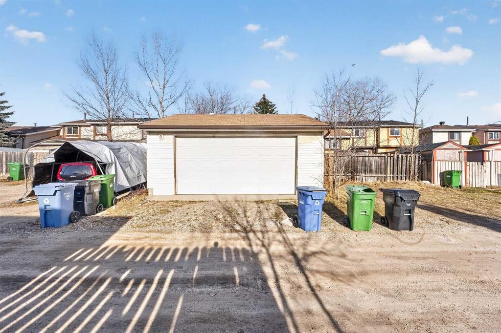 3319 56 Street Ne, Calgary, AB - Outdoor