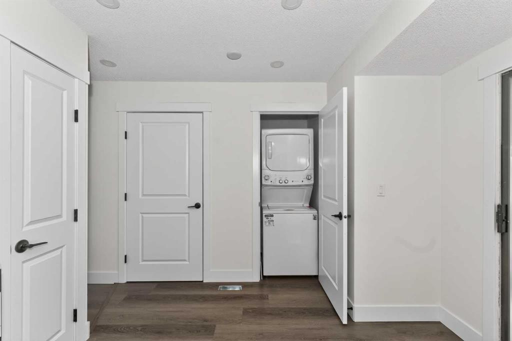 3319 56 Street Ne, Calgary, AB - Indoor Photo Showing Laundry Room