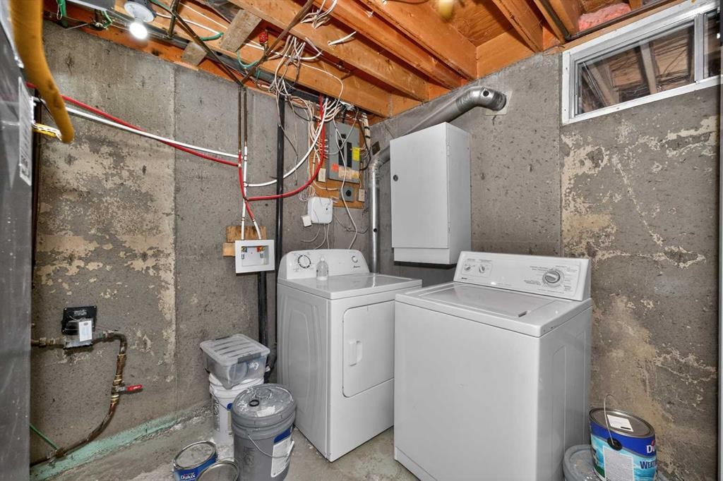 3319 56 Street Ne, Calgary, AB - Indoor Photo Showing Laundry Room