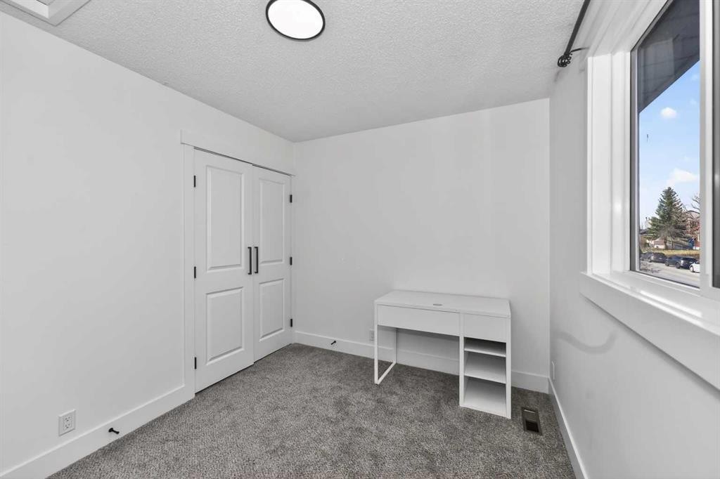 3319 56 Street Ne, Calgary, AB - Indoor Photo Showing Other Room
