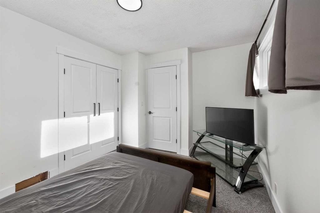 3319 56 Street Ne, Calgary, AB - Indoor