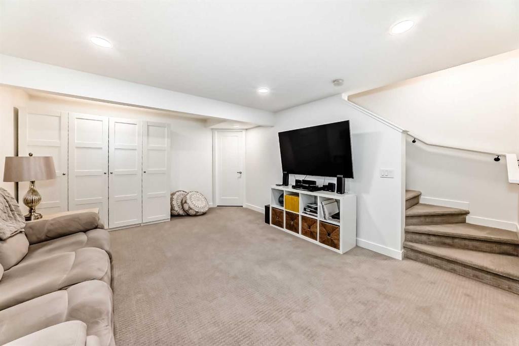 52 Walden Lane Se, Calgary, AB - Indoor