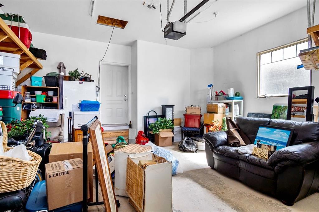 41 Stromsay Gate, Carstairs, AB - Indoor