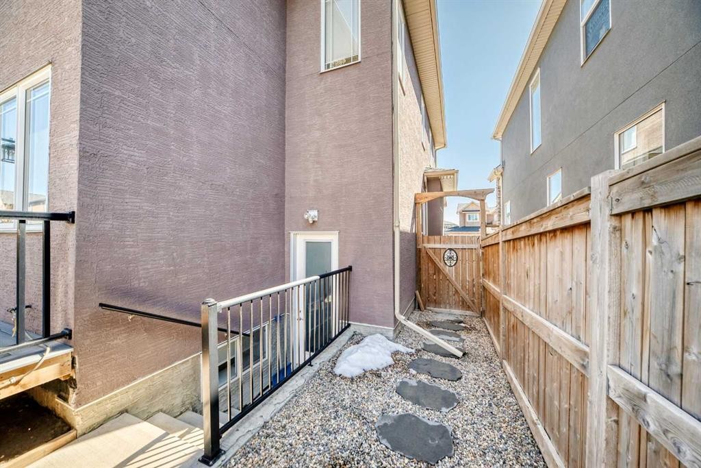 120 Kinniburgh Circle, Chestermere, AB - Outdoor With Exterior