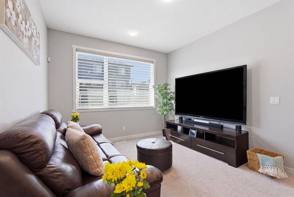 131 Walcrest Way Se, Calgary, AB