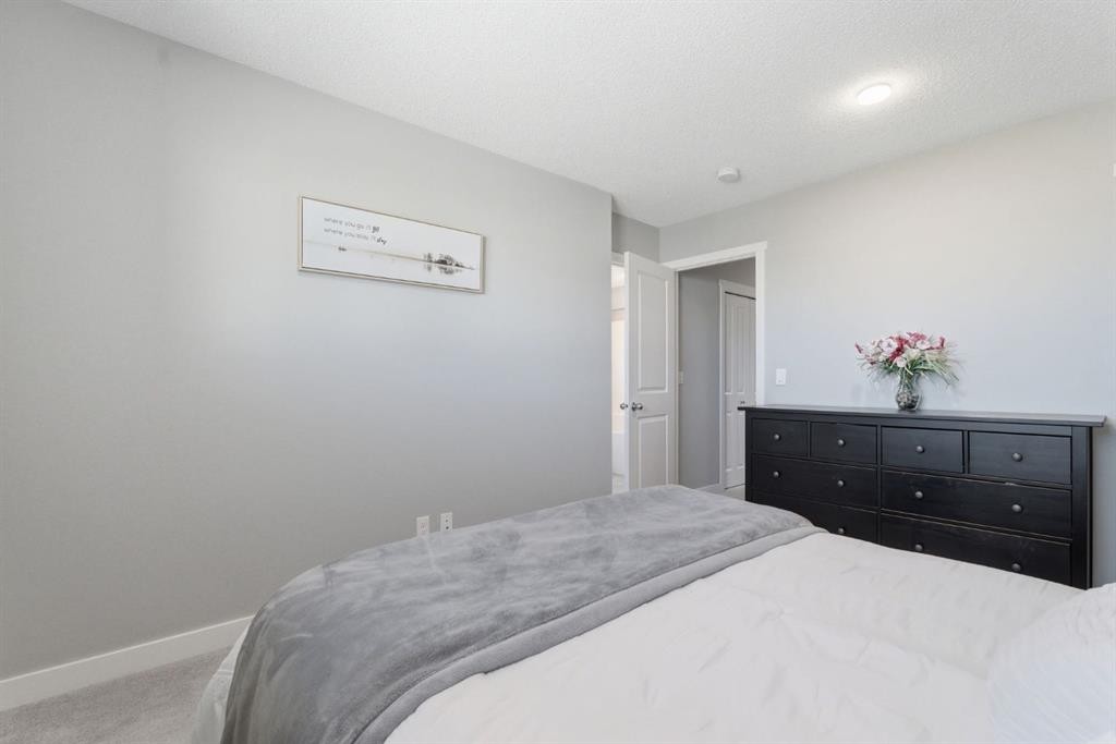 131 Walcrest Way Se, Calgary, AB