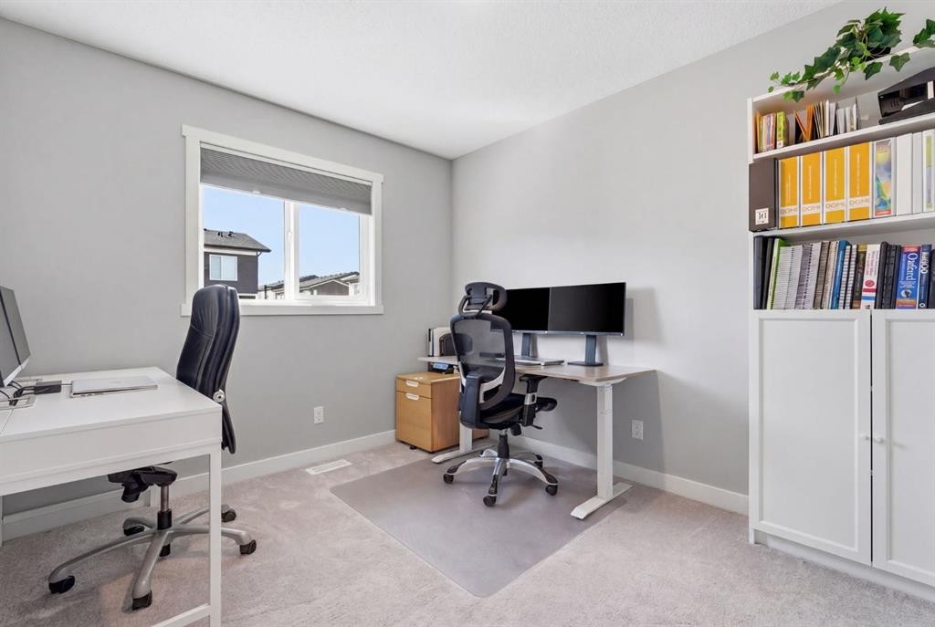 131 Walcrest Way Se, Calgary, AB