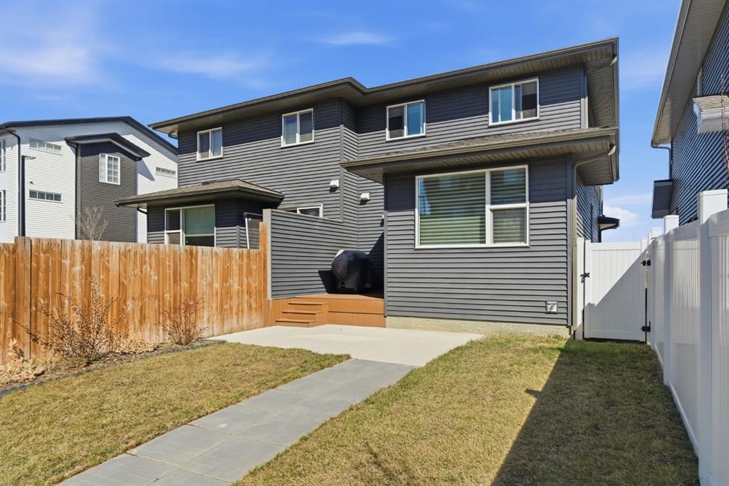 131 Walcrest Way Se, Calgary, AB