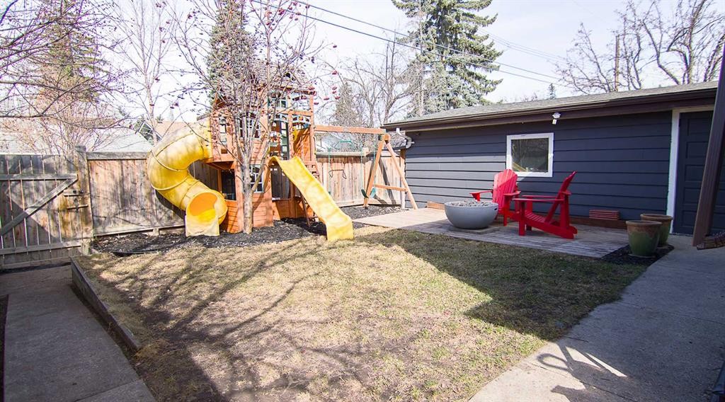 15 Hamlet Road Sw, Calgary, AB - Outdoor