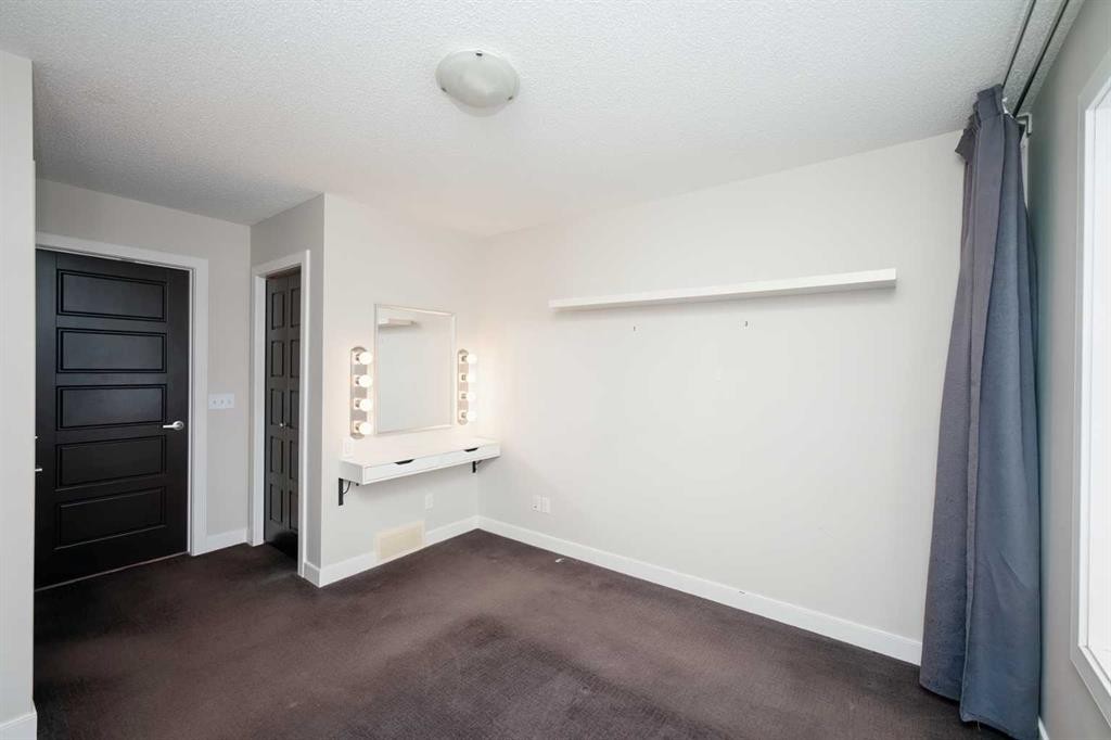 88 Pantego Lane Nw, Calgary, AB - Indoor Photo Showing Other Room