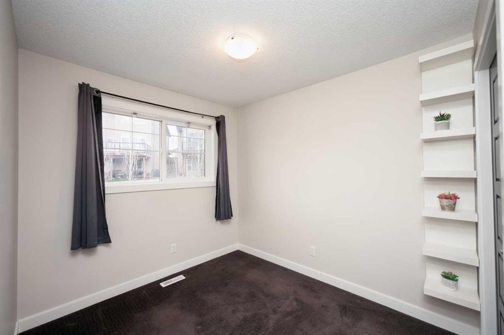88 Pantego Lane Nw, Calgary, AB - Indoor Photo Showing Other Room