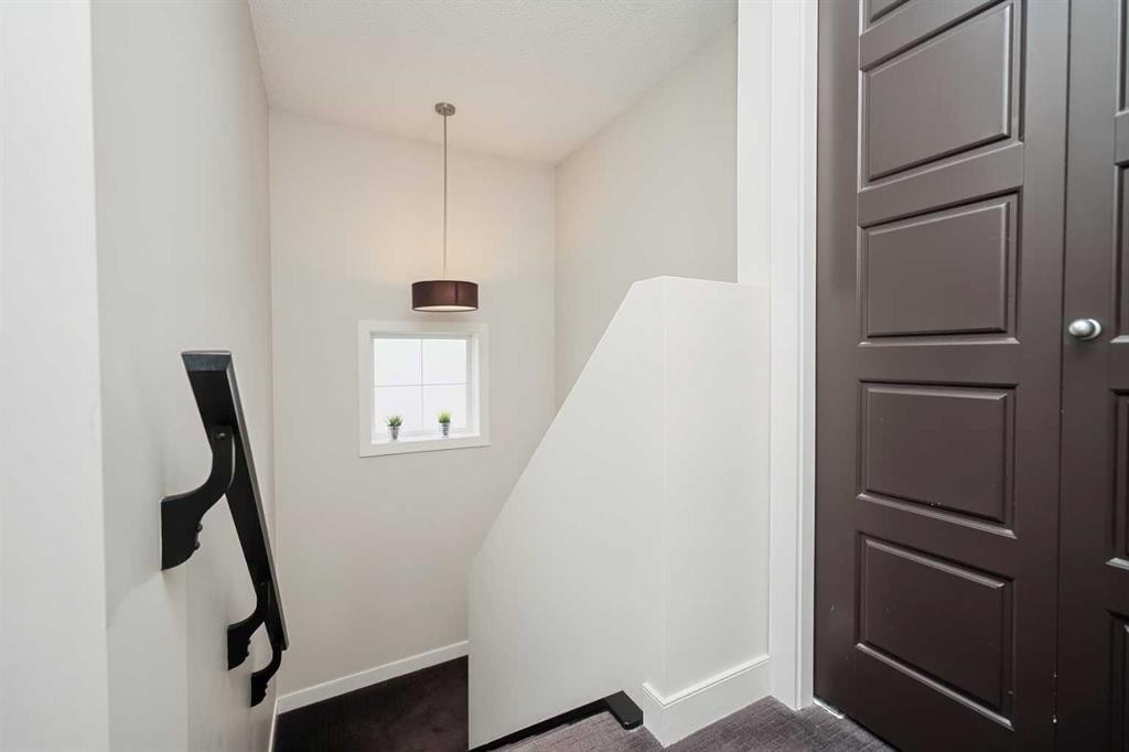 88 Pantego Lane Nw, Calgary, AB - Indoor Photo Showing Other Room