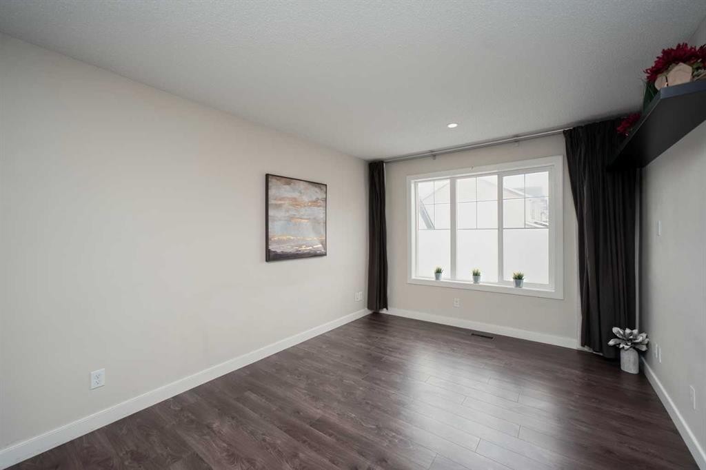 88 Pantego Lane Nw, Calgary, AB - Indoor Photo Showing Other Room