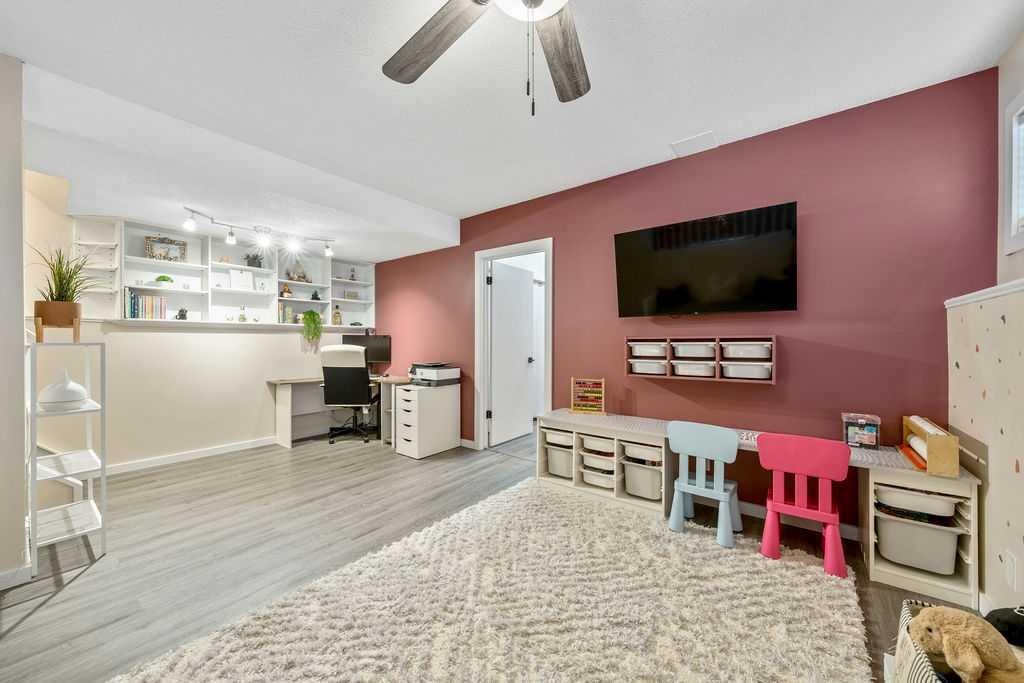 5 Shawglen Court Sw, Calgary, AB - Indoor