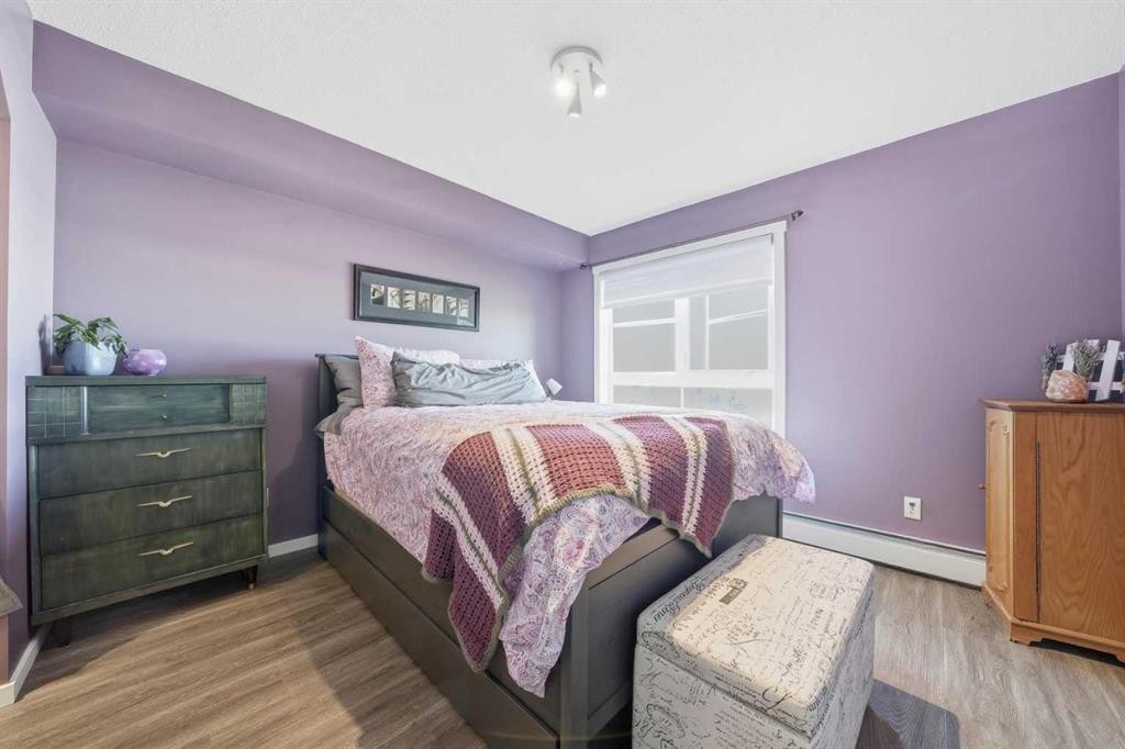 4201-279 Copperpond Common Se, Calgary, AB - Indoor Photo Showing Bedroom