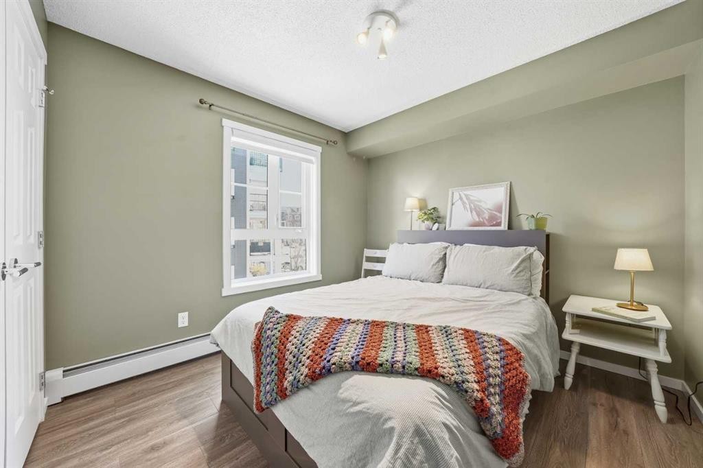 4201-279 Copperpond Common Se, Calgary, AB - Indoor Photo Showing Bedroom