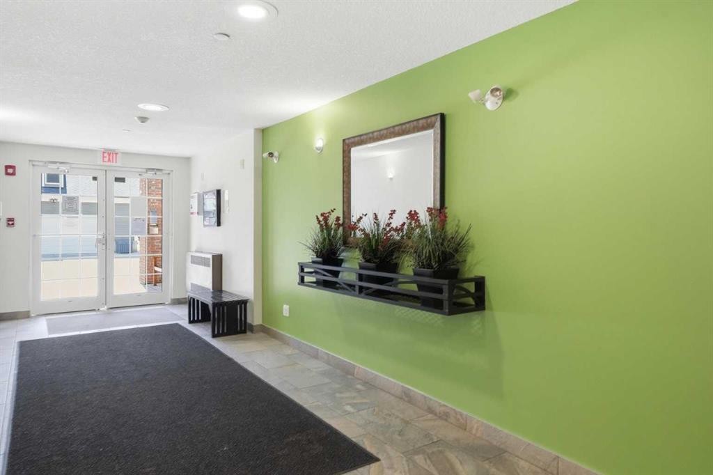 4201-279 Copperpond Common Se, Calgary, AB - Indoor Photo Showing Other Room