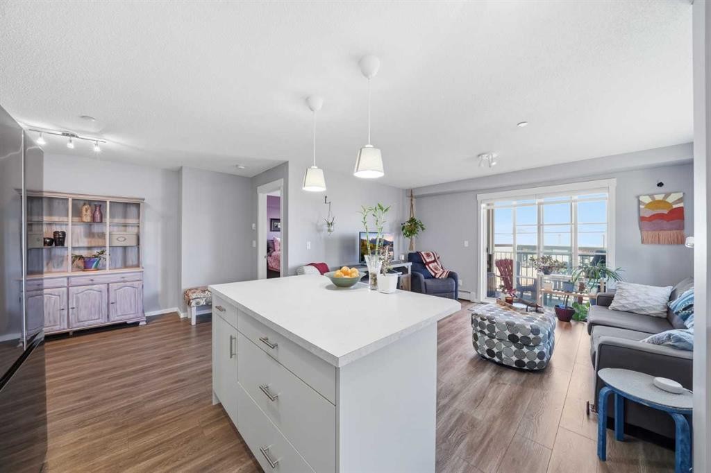 4201-279 Copperpond Common Se, Calgary, AB - Indoor Photo Showing Other Room