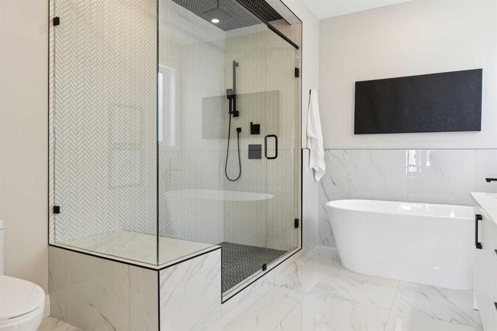 96 Cranbrook Way Se, Calgary, AB - Indoor Photo Showing Bathroom