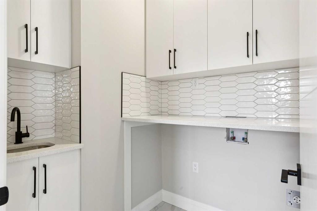 96 Cranbrook Way Se, Calgary, AB - Indoor