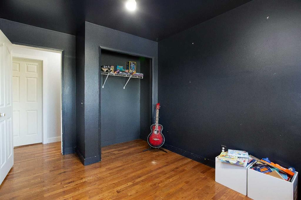 227 Cantrell Place Sw, Calgary, AB - Indoor Photo Showing Other Room