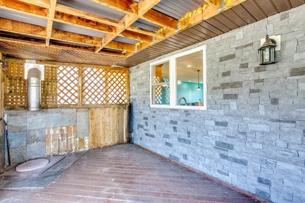 227 Cantrell Place Sw, Calgary, AB - Indoor Photo Showing Other Room