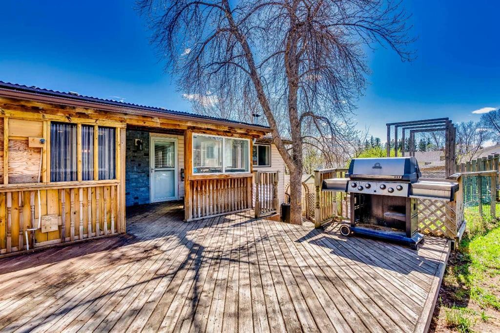227 Cantrell Place Sw, Calgary, AB - Outdoor With Deck Patio Veranda