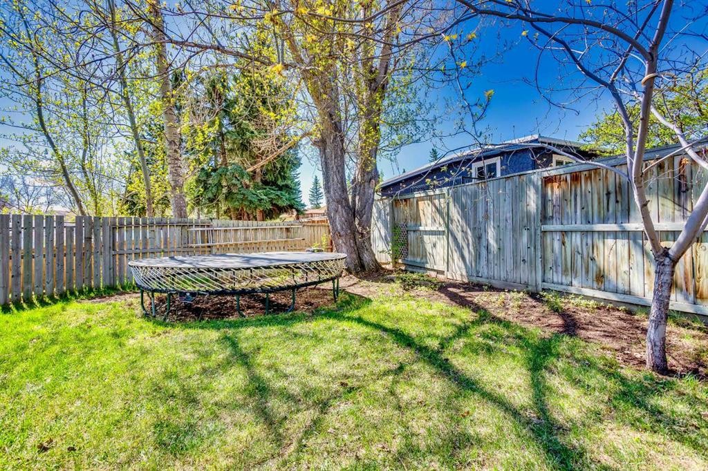 227 Cantrell Place Sw, Calgary, AB - Outdoor