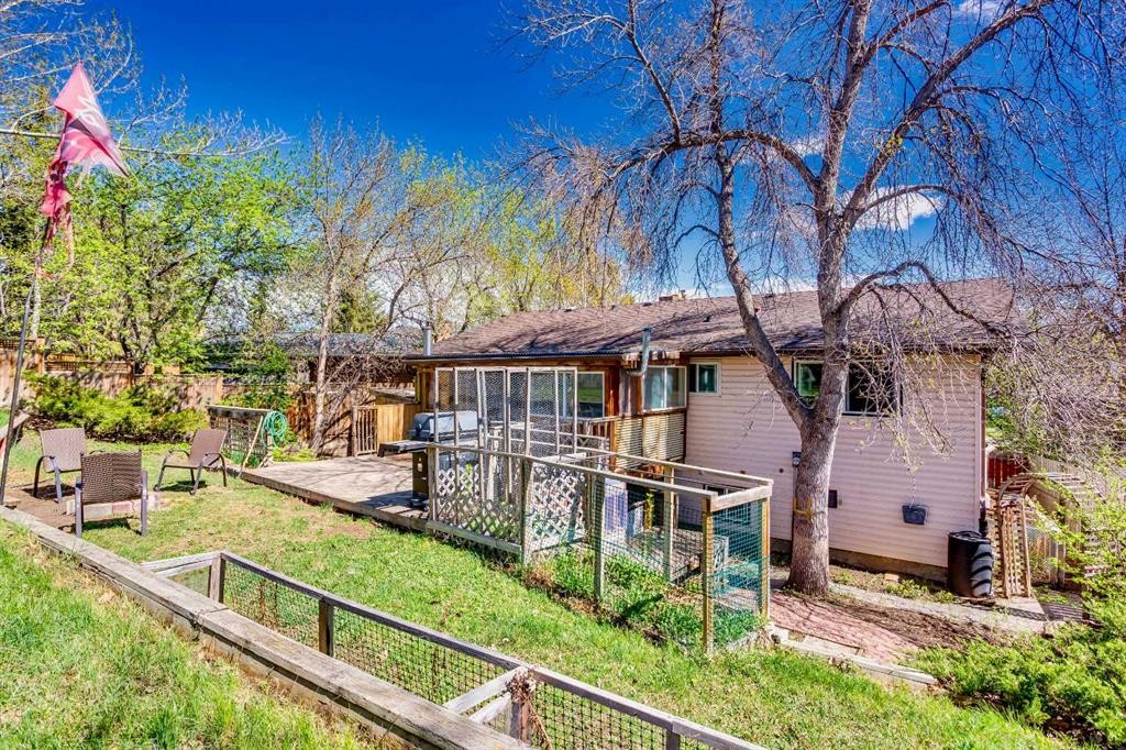 227 Cantrell Place Sw, Calgary, AB - Outdoor