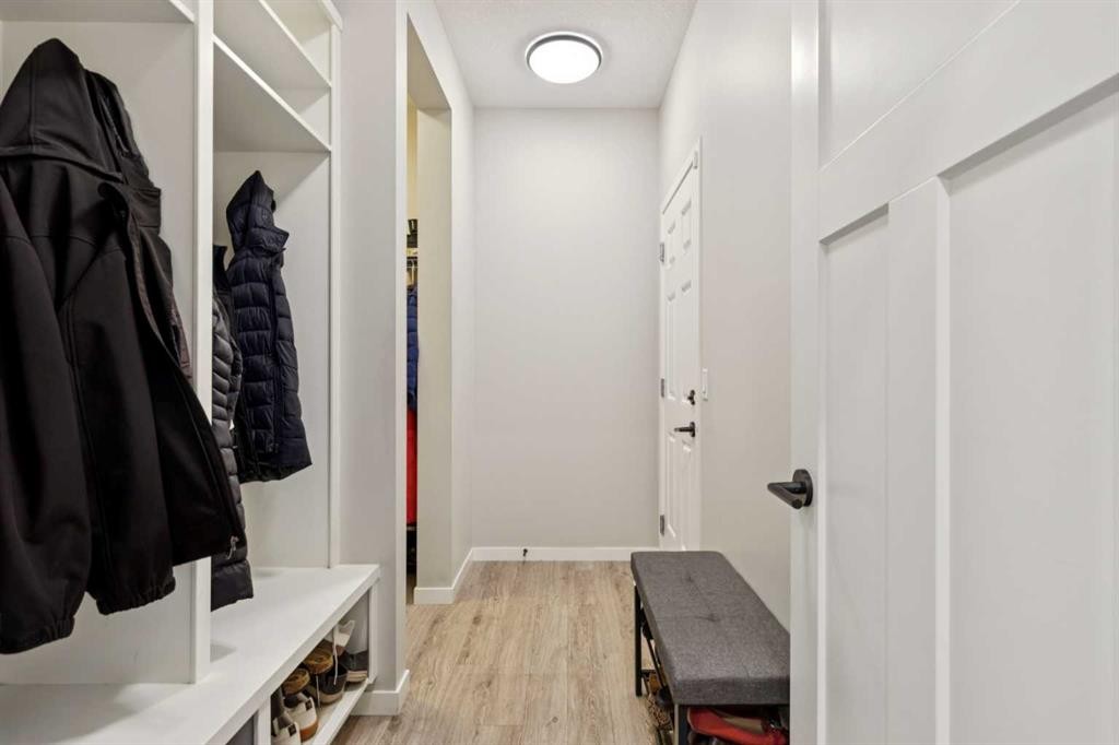 293 Masters Avenue Se, Calgary, AB