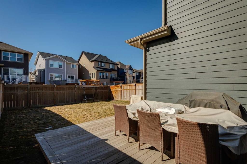 293 Masters Avenue Se, Calgary, AB