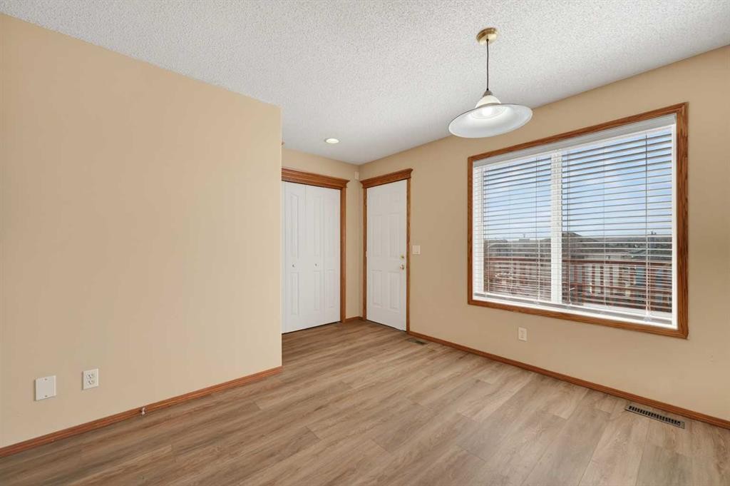 126 Evansmeade Crescent Nw, Calgary, AB - Indoor Photo Showing Other Room