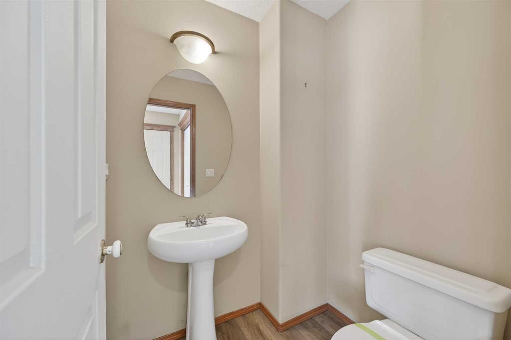 126 Evansmeade Crescent Nw, Calgary, AB - Indoor Photo Showing Bathroom