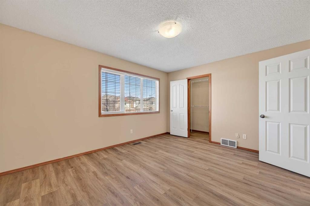 126 Evansmeade Crescent Nw, Calgary, AB - Indoor Photo Showing Other Room