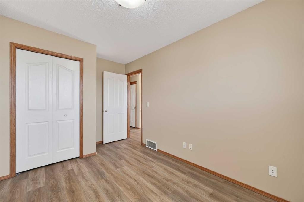 126 Evansmeade Crescent Nw, Calgary, AB - Indoor Photo Showing Other Room