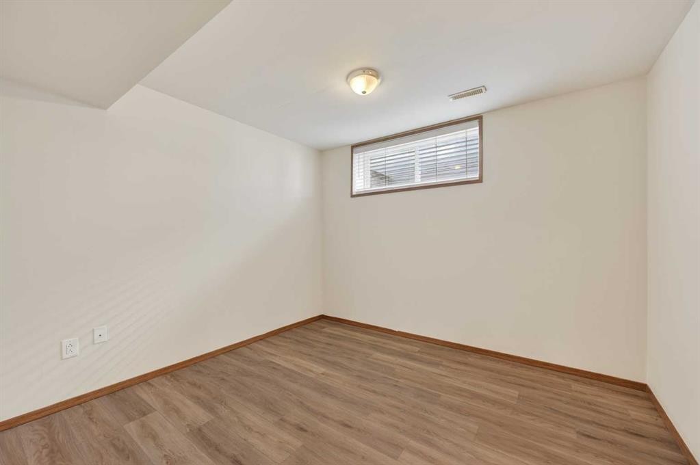 126 Evansmeade Crescent Nw, Calgary, AB - Indoor Photo Showing Other Room