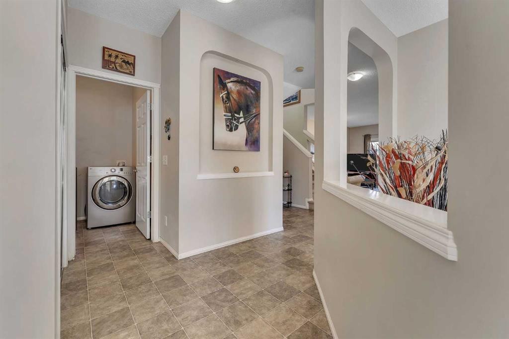 149 Saddlecrest Green Ne, Calgary, AB - Indoor Photo Showing Other Room