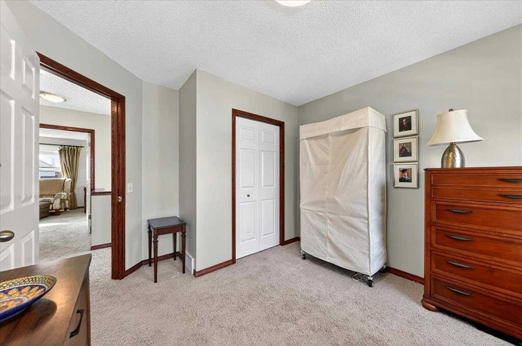 18 Inverness Rise Se, Calgary, AB - Indoor