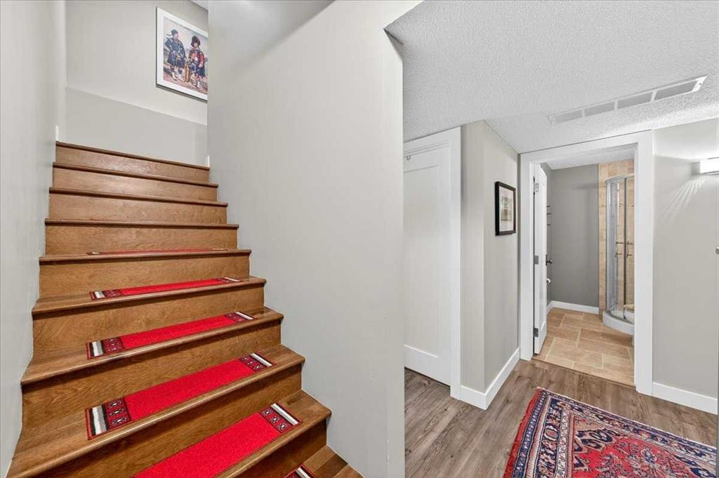 18 Inverness Rise Se, Calgary, AB - Indoor Photo Showing Other Room